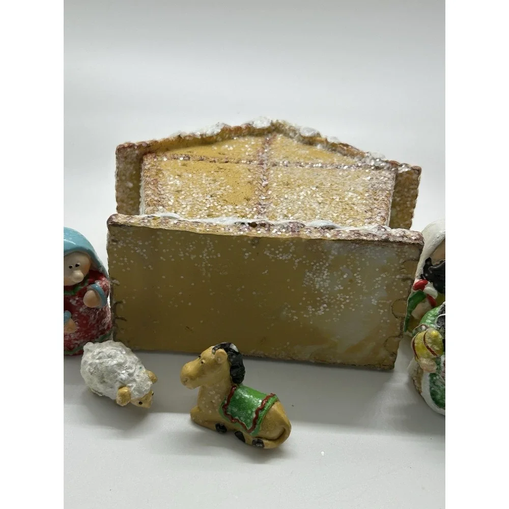 Merry Brite  Small Nativity  Set In Box With Gingerbread Stable And 8 Pieces